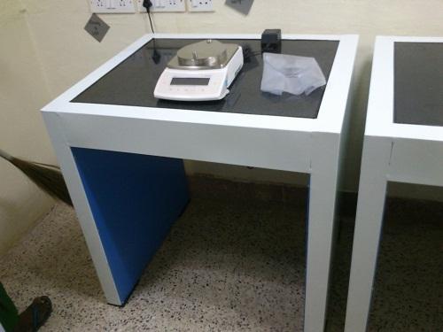 laboratory table manufacturer