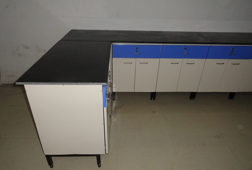 laboratory wall bench supplier